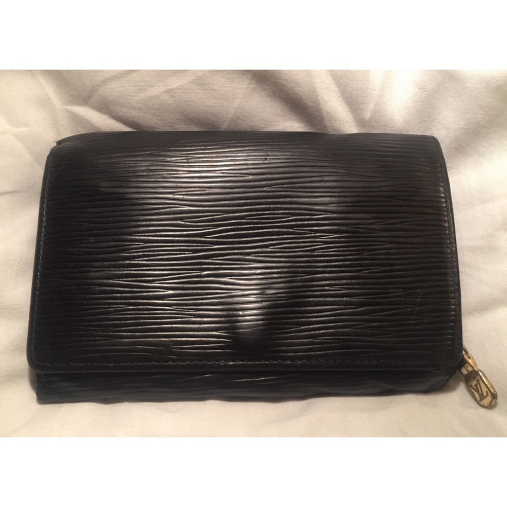 SOLD Vintage Louis Vuitton Epi Wallet